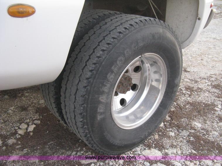 image for item E3104 2005 Chevrolet Silverado 3500 LT Crew Cab pickup truck