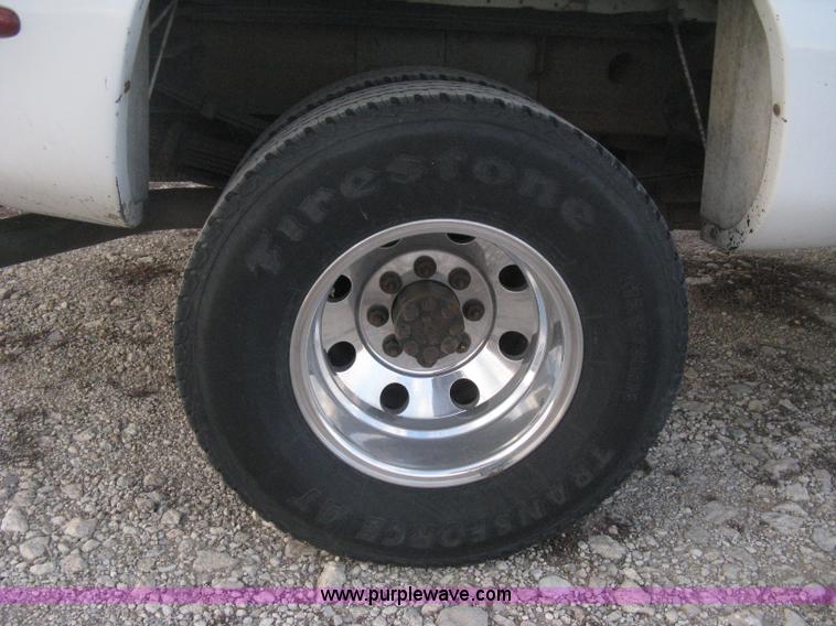 image for item E3104 2005 Chevrolet Silverado 3500 LT Crew Cab pickup truck