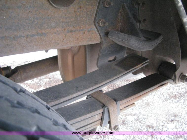 image for item E3104 2005 Chevrolet Silverado 3500 LT Crew Cab pickup truck