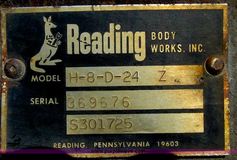 image for item E3645 1995 Ford F350 XL flatbed truck