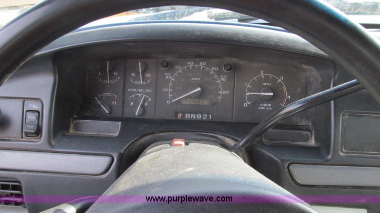 image for item E3645 1995 Ford F350 XL flatbed truck