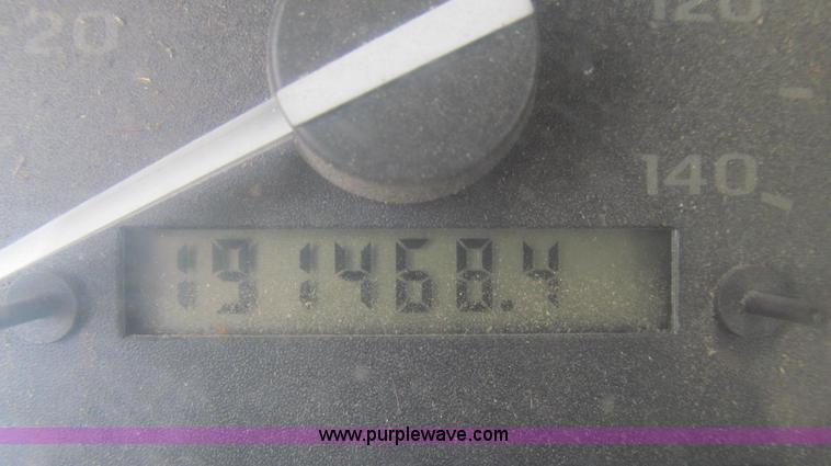 image for item E3645 1995 Ford F350 XL flatbed truck