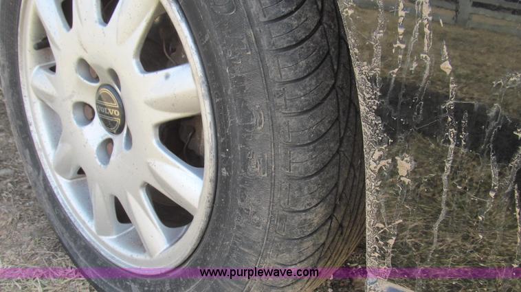 image for item E3784 2001 Volvo S60