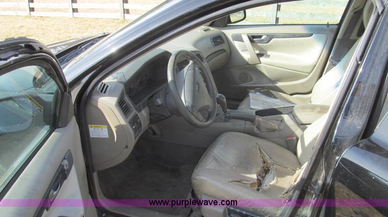 image for item E3784 2001 Volvo S60