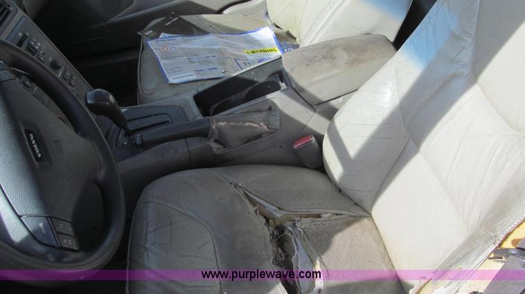 image for item E3784 2001 Volvo S60
