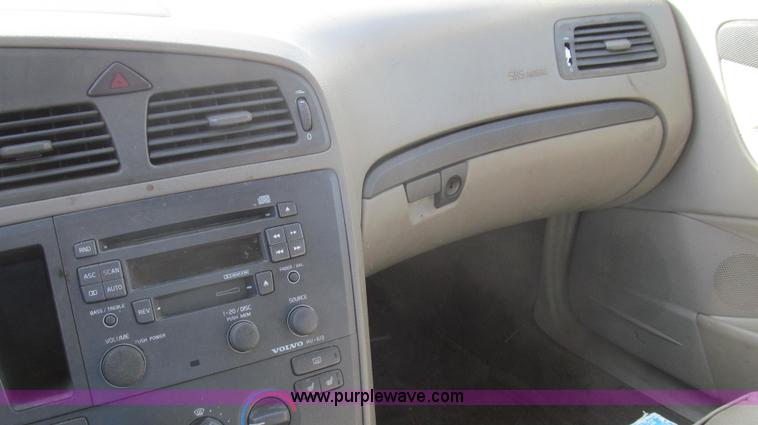 image for item E3784 2001 Volvo S60