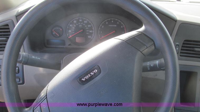 image for item E3784 2001 Volvo S60