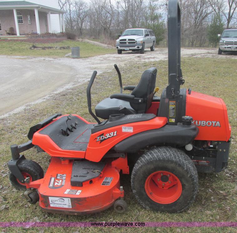 image for item E7105 Kubota ZD331 ZDPRO commercial lawn mower