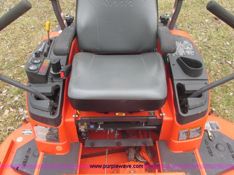 image for item E7105 Kubota ZD331 ZDPRO commercial lawn mower