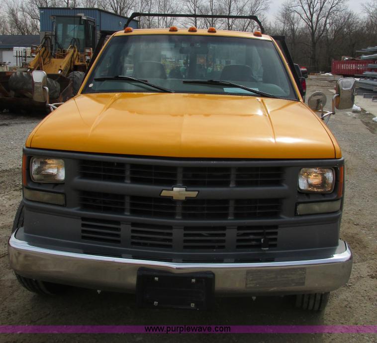 image for item E7120 1997 Chevrolet 3500 HD pickup truck