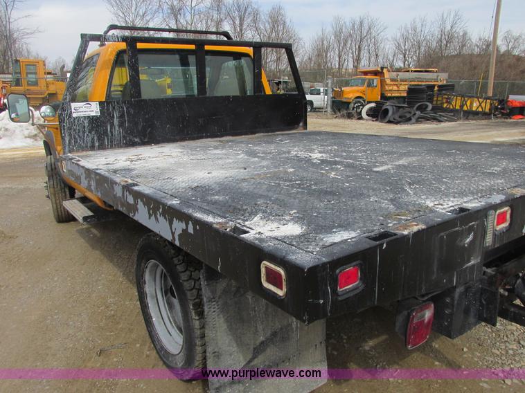 image for item E7120 1997 Chevrolet 3500 HD pickup truck