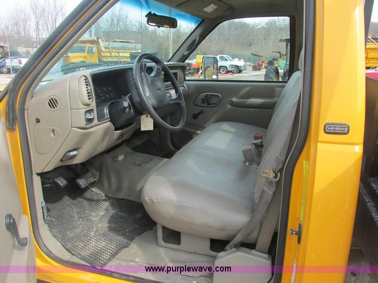 image for item E7120 1997 Chevrolet 3500 HD pickup truck