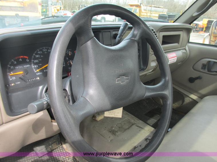 image for item E7120 1997 Chevrolet 3500 HD pickup truck