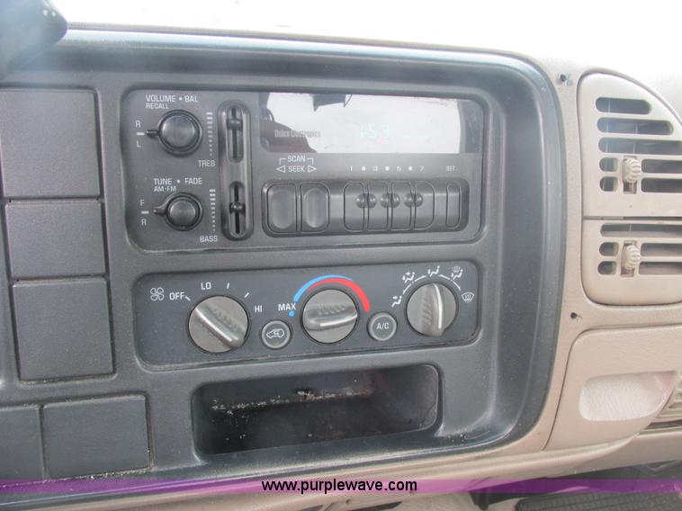 image for item E7120 1997 Chevrolet 3500 HD pickup truck