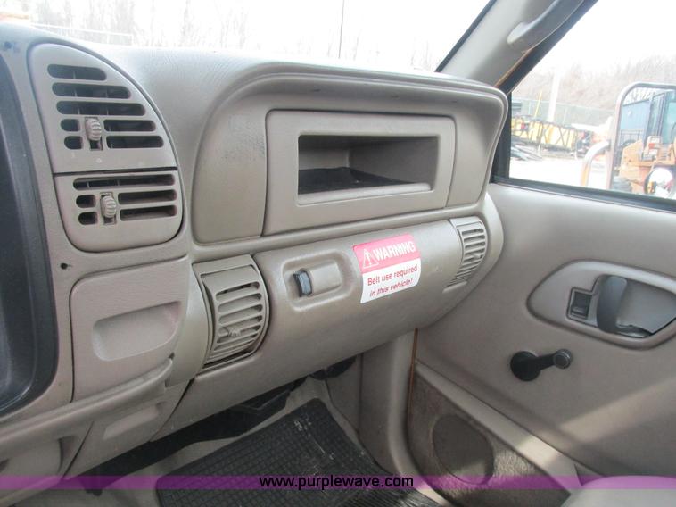 image for item E7120 1997 Chevrolet 3500 HD pickup truck