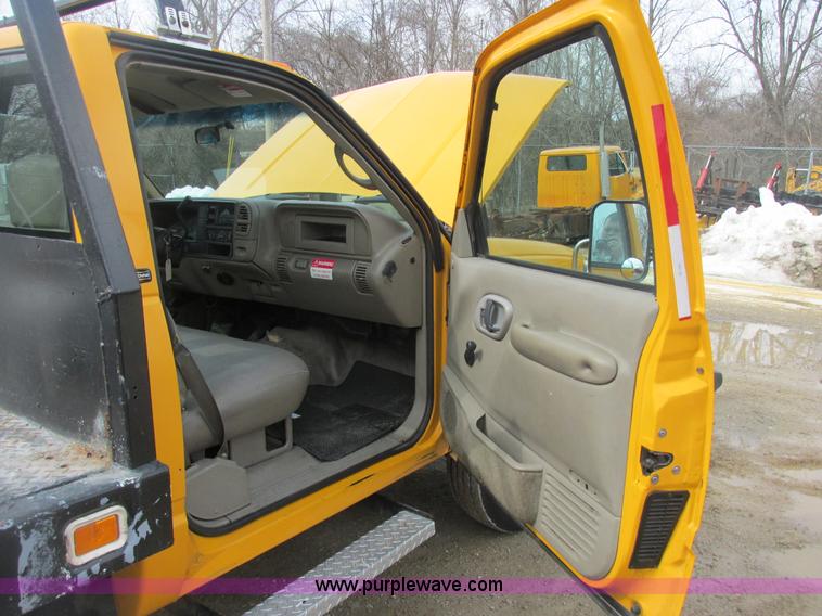 image for item E7120 1997 Chevrolet 3500 HD pickup truck