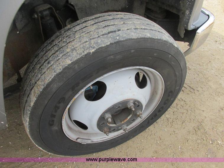 image for item E7120 1997 Chevrolet 3500 HD pickup truck