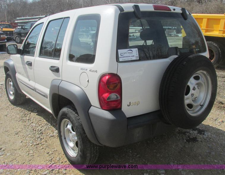 image for item E7121 2002 Jeep Liberty Sport
