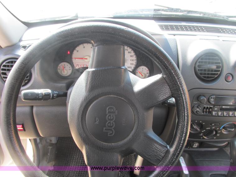 image for item E7121 2002 Jeep Liberty Sport