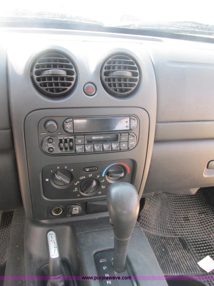 image for item E7121 2002 Jeep Liberty Sport