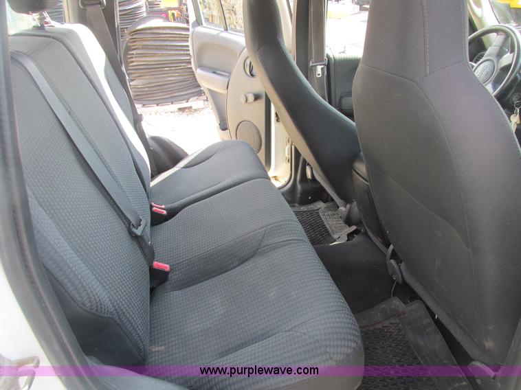 image for item E7121 2002 Jeep Liberty Sport