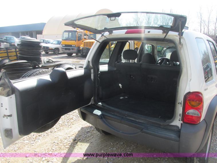 image for item E7121 2002 Jeep Liberty Sport