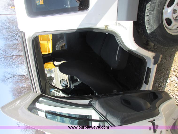 image for item E7121 2002 Jeep Liberty Sport