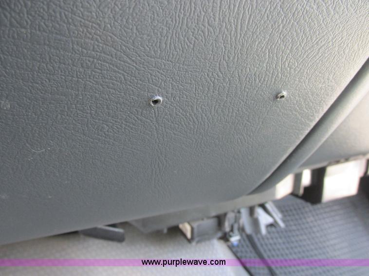 image for item E7122 2002 Chevrolet Silverado 1500 LS pickup truck