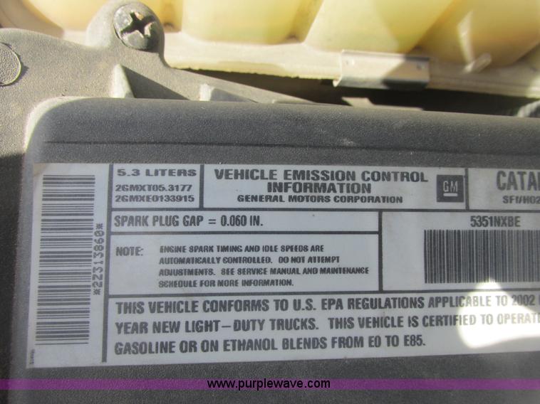 image for item E7122 2002 Chevrolet Silverado 1500 LS pickup truck