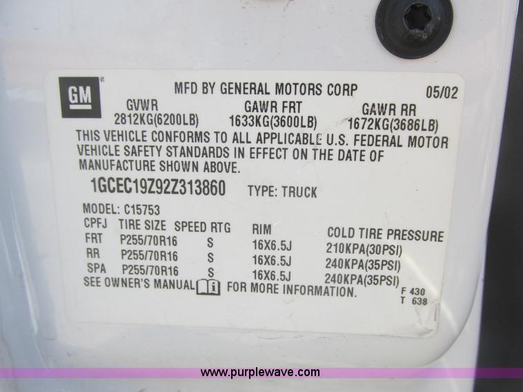 image for item E7122 2002 Chevrolet Silverado 1500 LS pickup truck