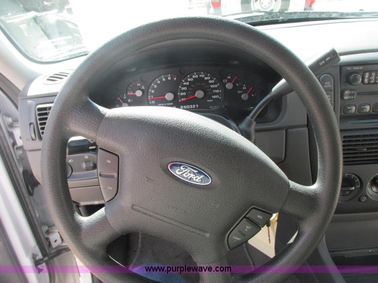 image for item E7123 2004 Ford Explorer XLS SUV
