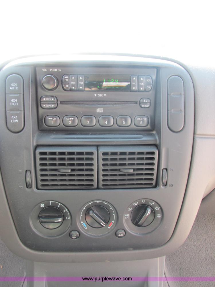 image for item E7123 2004 Ford Explorer XLS SUV