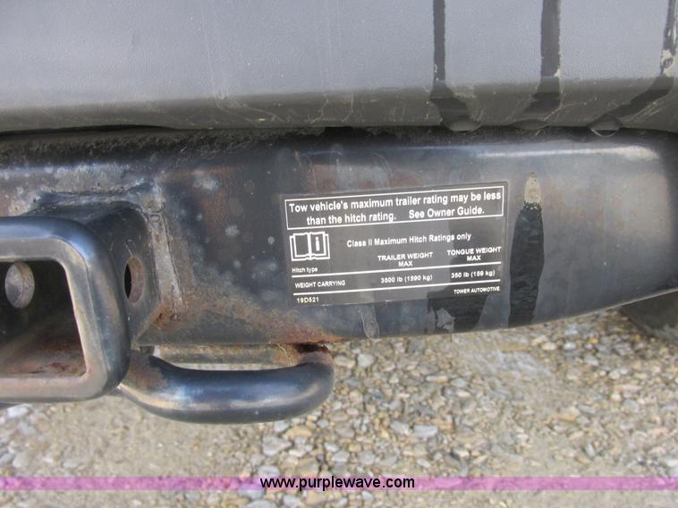 image for item E7123 2004 Ford Explorer XLS SUV