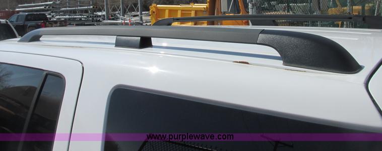 image for item E7123 2004 Ford Explorer XLS SUV