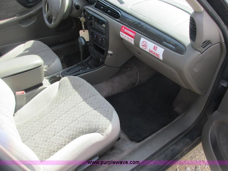 image for item E7124 2000 Chevrolet Malibu