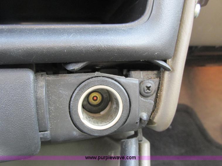 image for item E7124 2000 Chevrolet Malibu