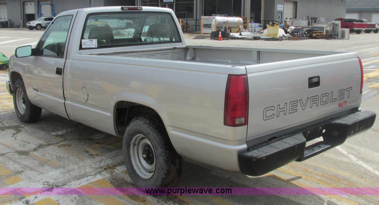 image for item E7126 1997 Chevrolet Cheyenne C1500 pickup truck