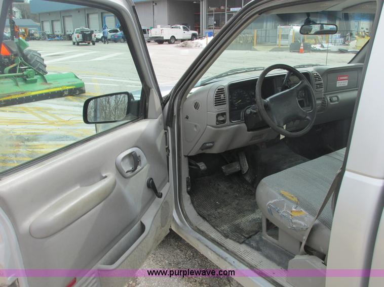 image for item E7126 1997 Chevrolet Cheyenne C1500 pickup truck