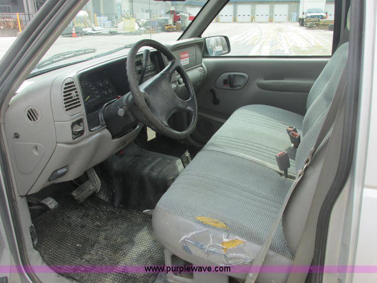 image for item E7126 1997 Chevrolet Cheyenne C1500 pickup truck