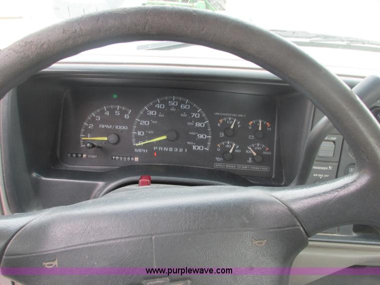 image for item E7126 1997 Chevrolet Cheyenne C1500 pickup truck