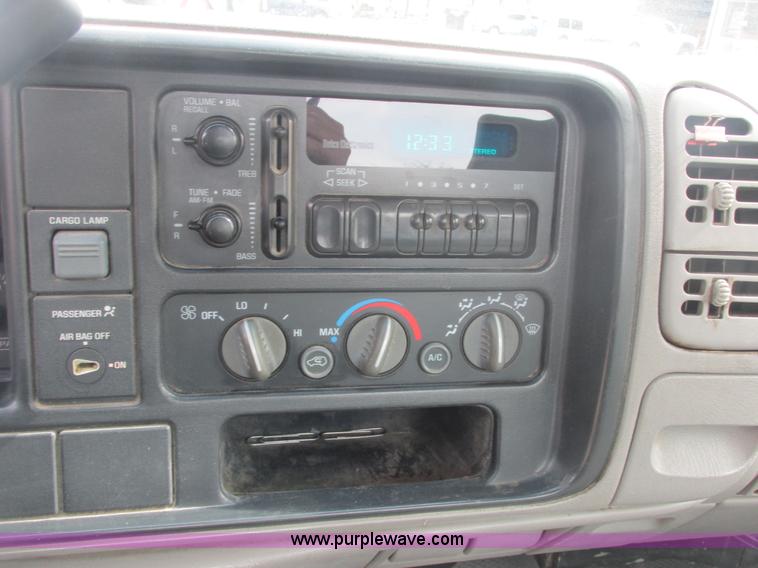 image for item E7126 1997 Chevrolet Cheyenne C1500 pickup truck