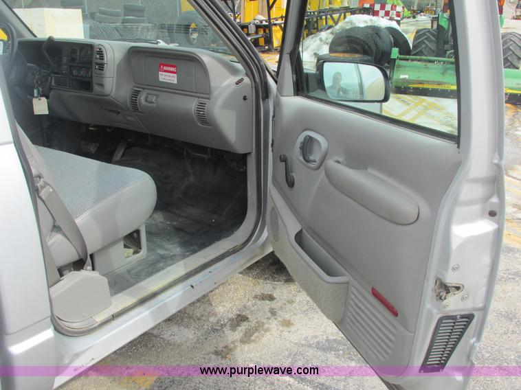 image for item E7126 1997 Chevrolet Cheyenne C1500 pickup truck