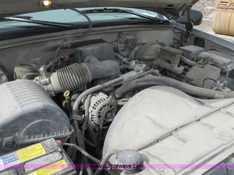 image for item E7126 1997 Chevrolet Cheyenne C1500 pickup truck