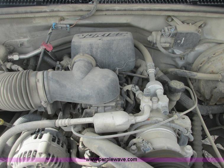 image for item E7126 1997 Chevrolet Cheyenne C1500 pickup truck