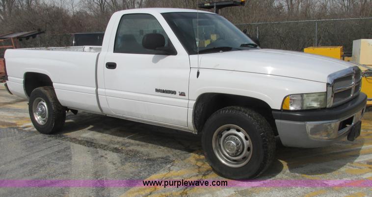 image for item E7127 2002 Dodge Ram 1500 pickup truck