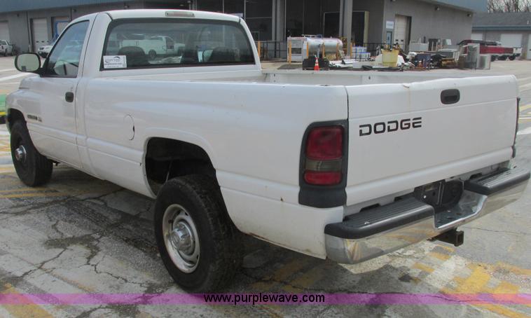 image for item E7127 2002 Dodge Ram 1500 pickup truck