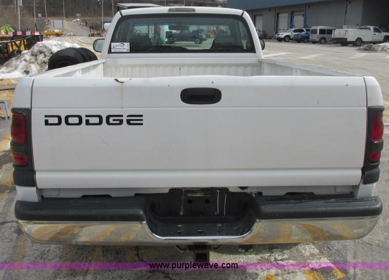 image for item E7127 2002 Dodge Ram 1500 pickup truck