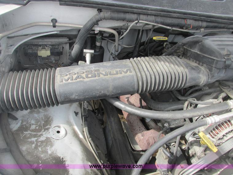 image for item E7127 2002 Dodge Ram 1500 pickup truck