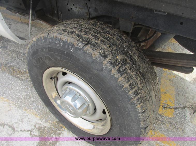 image for item E7127 2002 Dodge Ram 1500 pickup truck