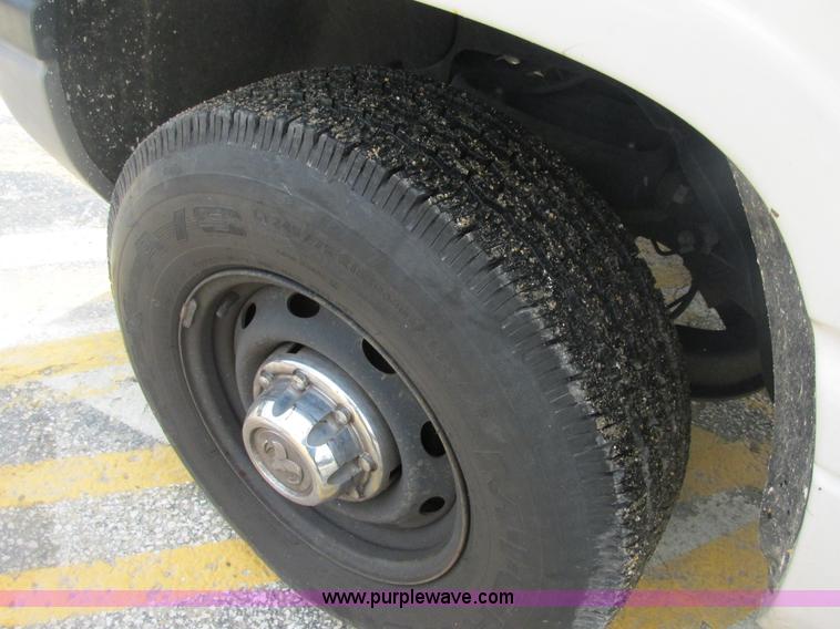 image for item E7127 2002 Dodge Ram 1500 pickup truck